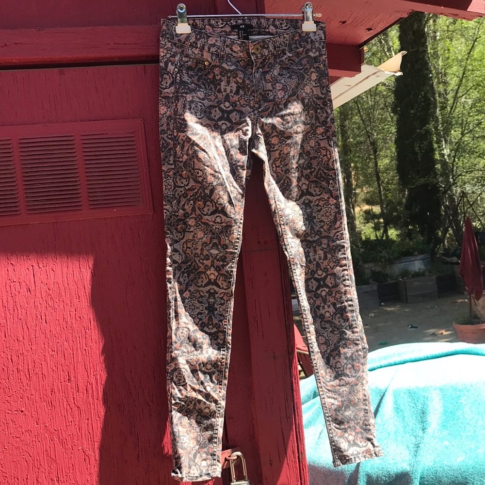 H&M Patterned Jeans with Gold Button